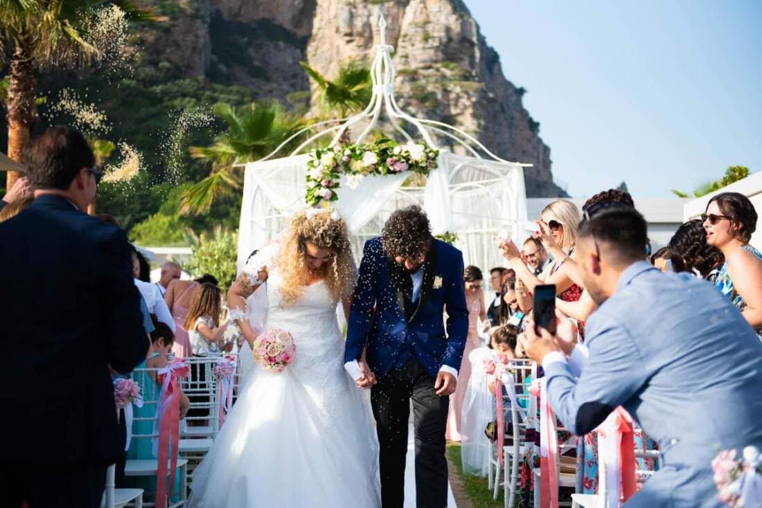 Rito civile sulla spiaggia - Matrimonio sulla spiaggia - Terracina - Grappolo d'Uva Ricevimenti - matrimonio - Rito Civile Autentico - Location matrimoni Lazio - Latina - Monte Giove