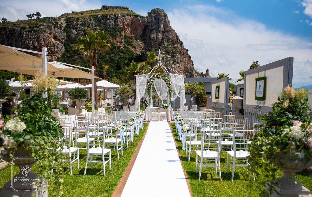 grappolo-d-uva-ricevimenti-matrimonio-rito-sul-prato-6